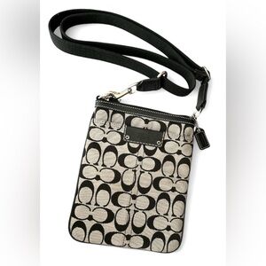 Vintage COACH Black and Cream Crossbody Bag